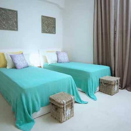 Lidia Panormos (Mykonos)