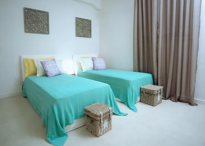 Lidia Panormos (Mykonos)