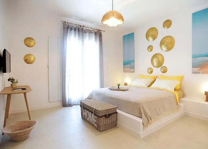 Lidia * Panormos (Mykonos)